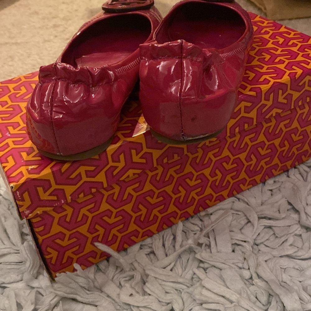 ✨🩷✨PRE-LOVED TORY BURTCH FLATS✨🩷✨ - Picture 3 of 4